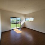 2F　②洋室約8帖(内装)