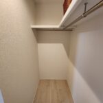 2F　②洋室6帖　ウォークインクローゼット♪(内装)
